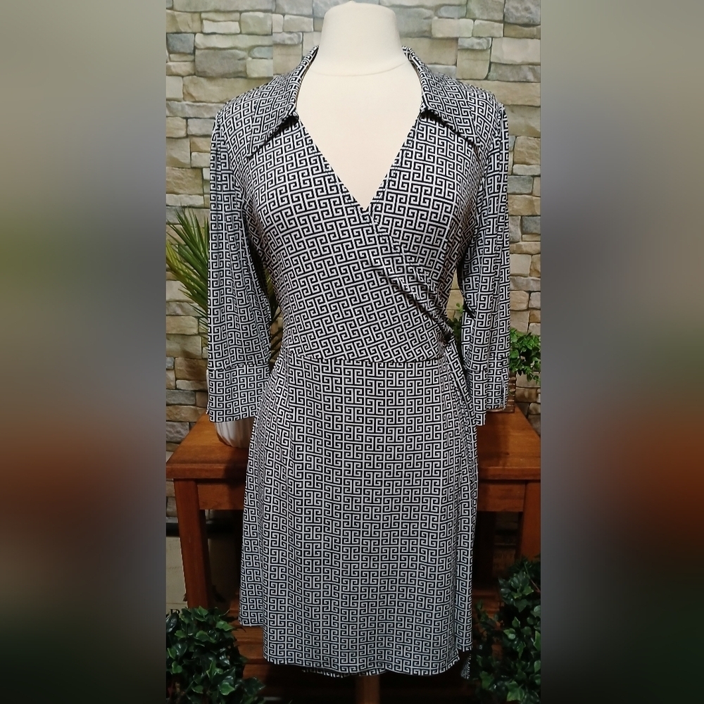 Womens Large Black Gray Geometric Midi Wrap Dress